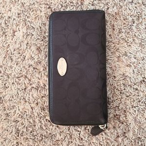 EUC Coach zip wallet signature canvas logo